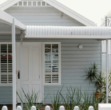 Key Steps to Selling a House and Maximising Profit